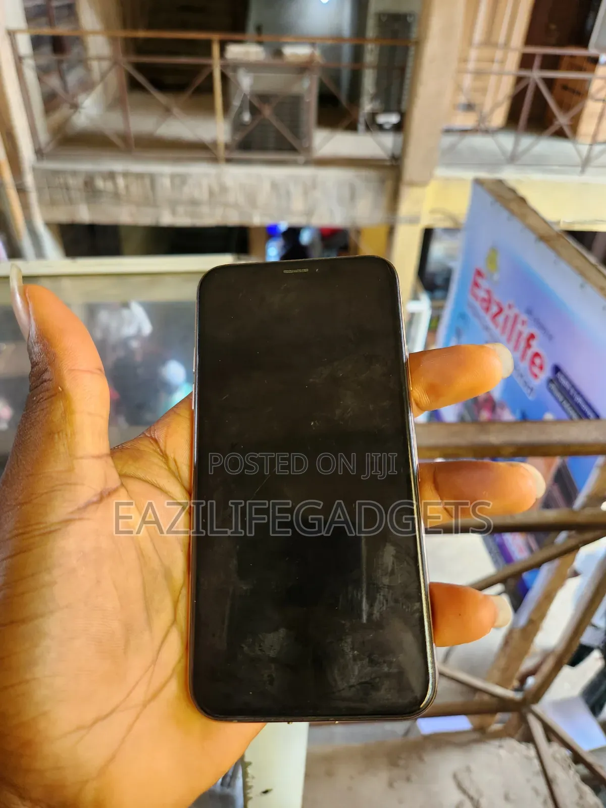 New Apple iPhone XS 64 GB Gold