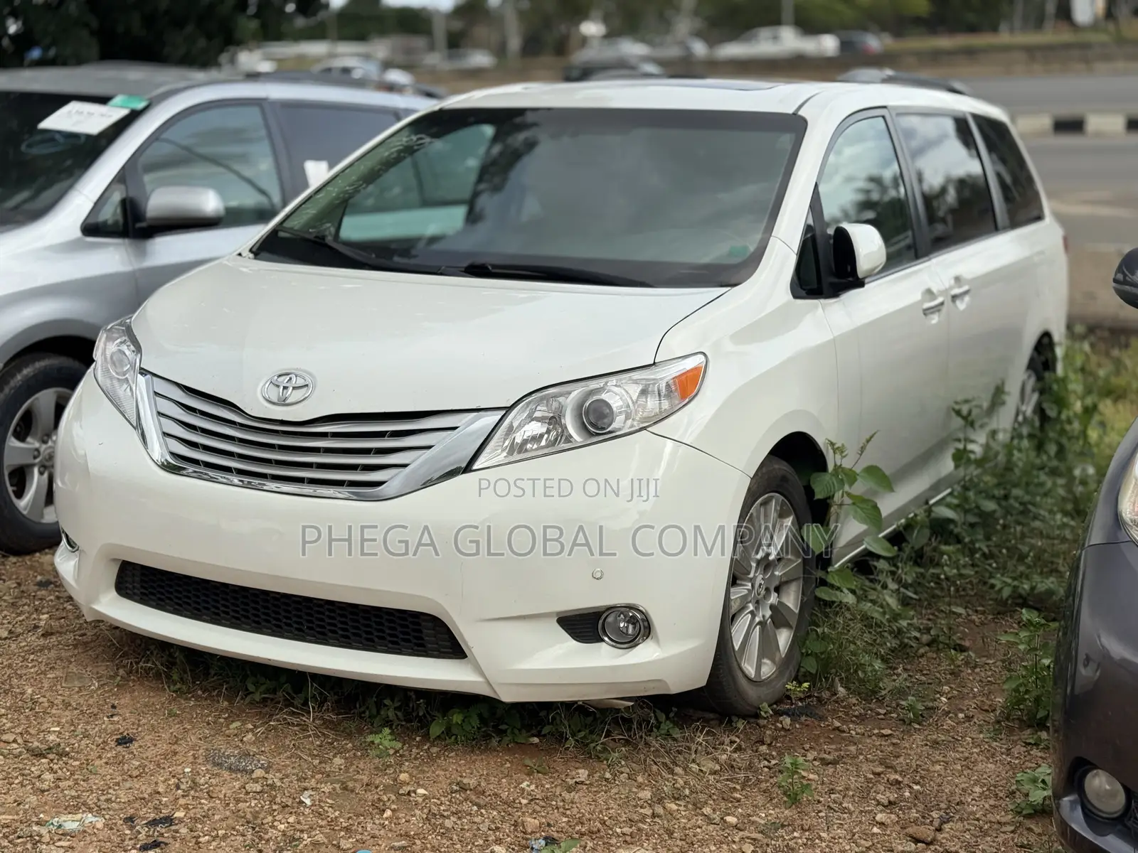 Toyota Sienna Limited 7 Passenger 2011 White