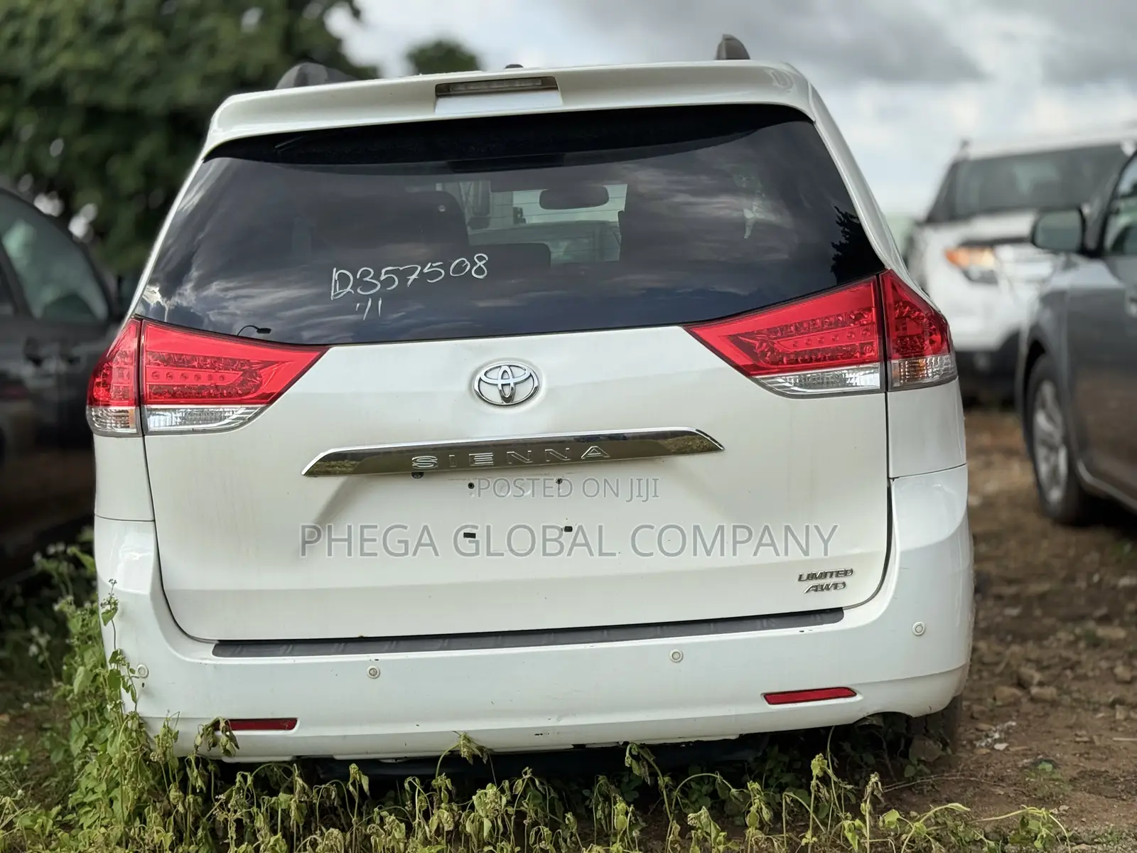 Toyota Sienna Limited 7 Passenger 2011 White