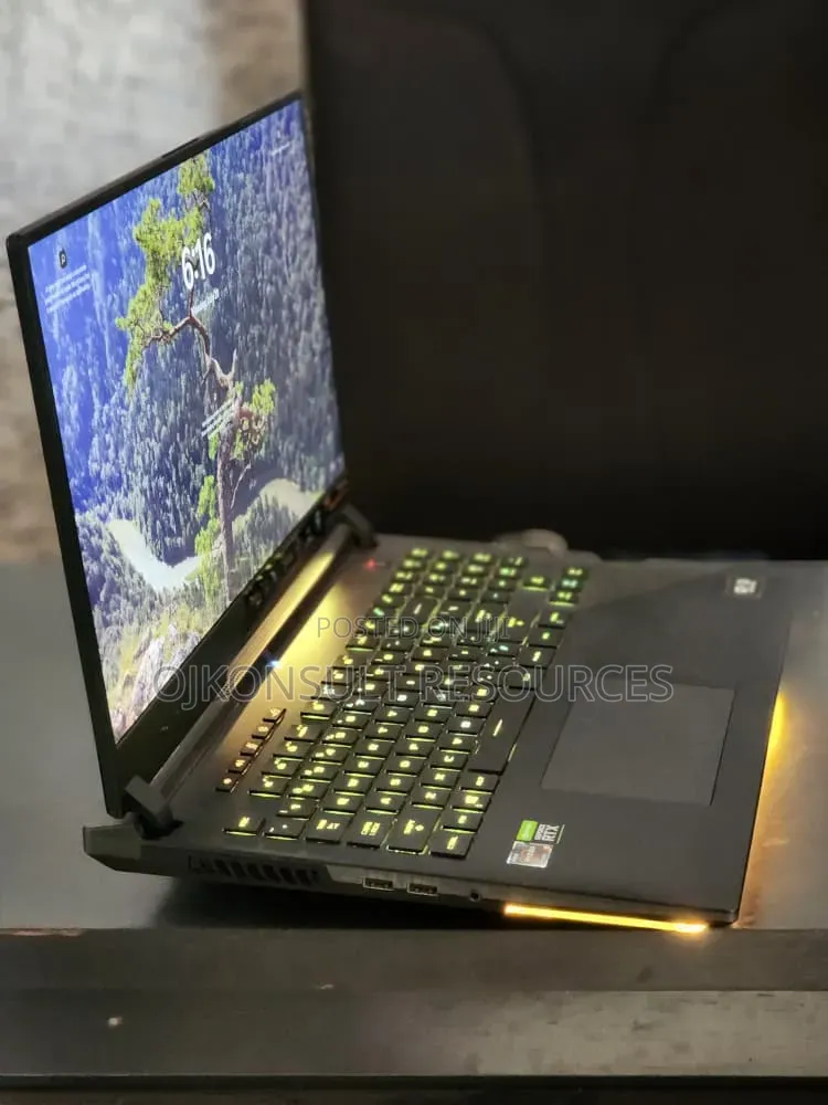 Laptop Asus ROG Strix SCAR 17 64GB AMD Ryzen 9 SSD 1T
