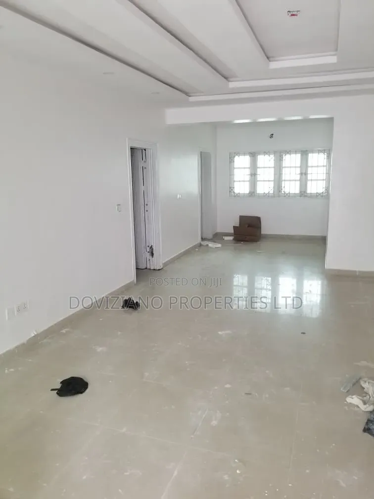 3bdrm Apartment in Lekki Phase 1 for rent