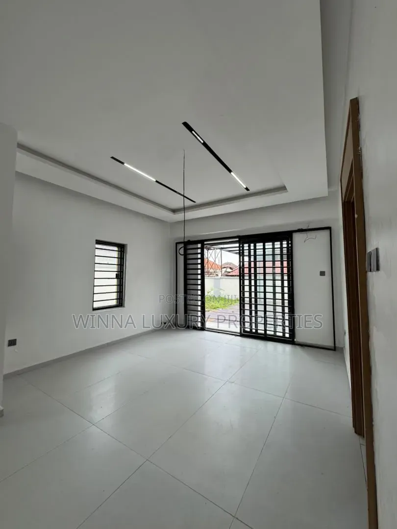 6bdrm Duplex in Lokogoma for sale