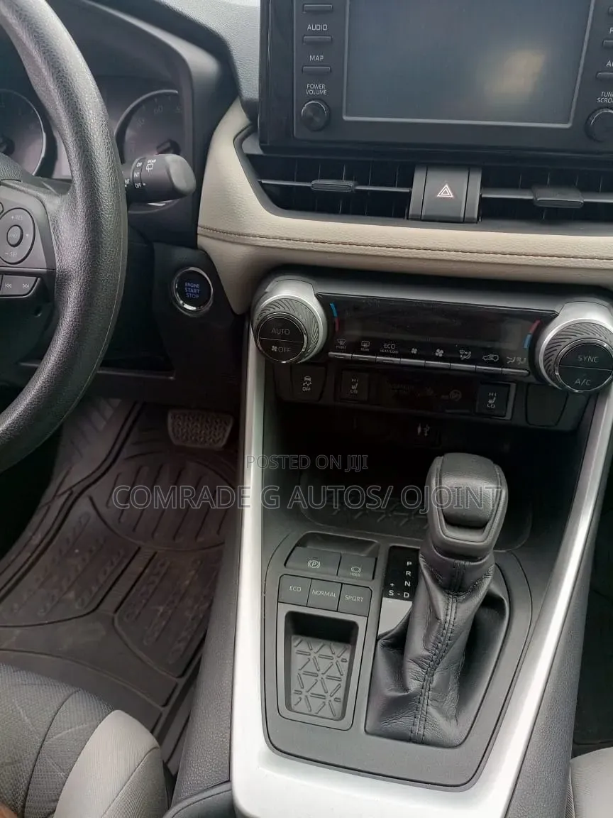 Toyota RAV4 XLE Premium AWD 2020 Red