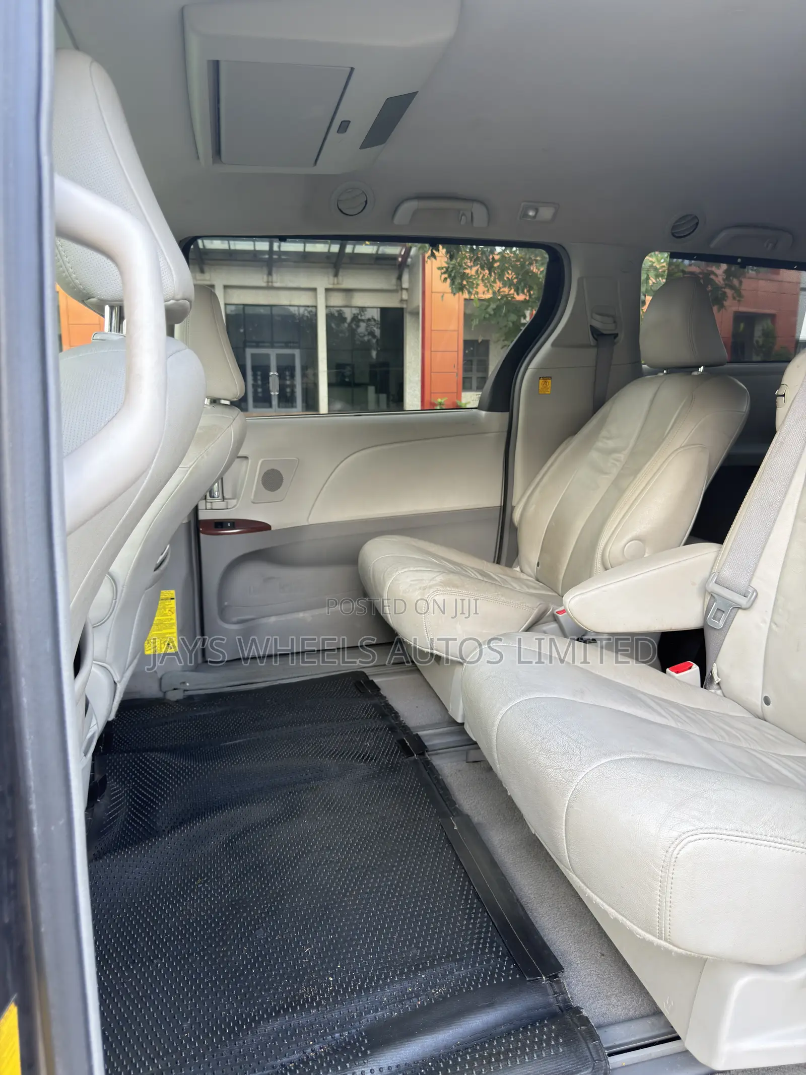 Toyota Sienna XLE 8 Passenger 2011 Gray