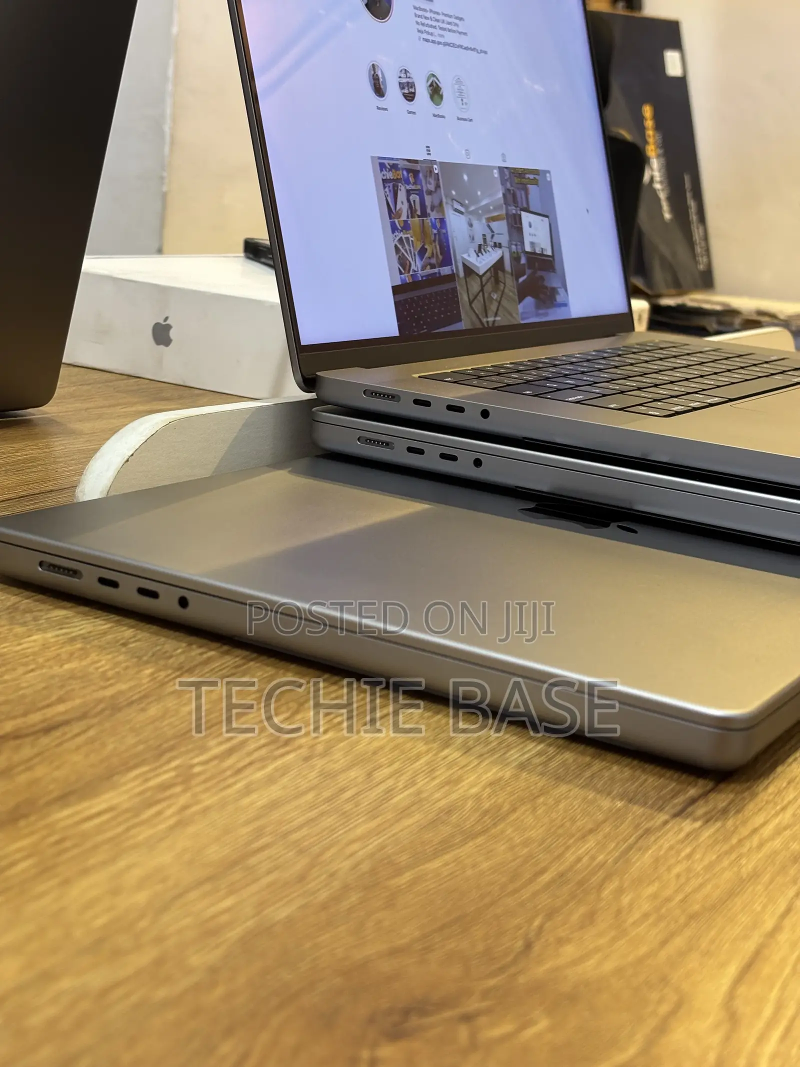 Laptop Apple MacBook Pro 2021 M1 16GB Apple M1 Pro SSD 512GB