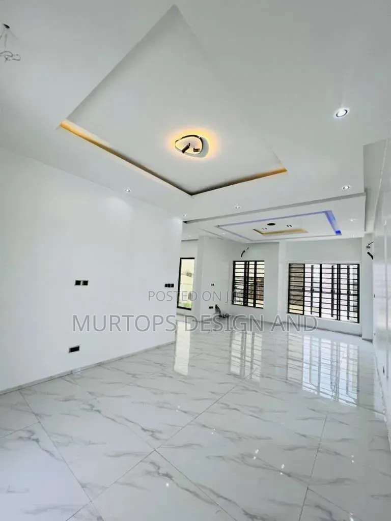 4bdrm Duplex in Lekki Phase 2 for rent