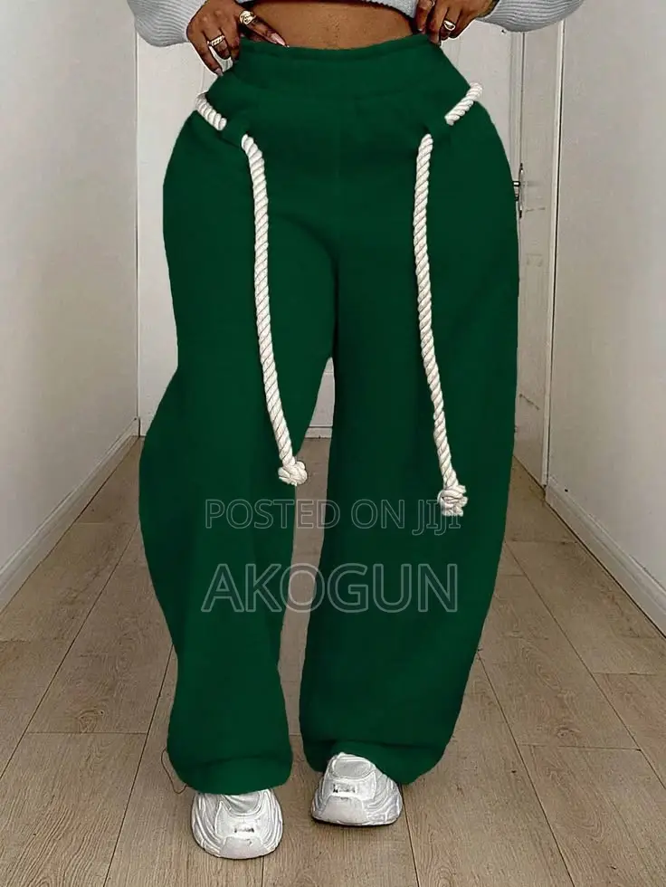 Women’s Premium Wide-Leg Fleece Jogger Sweatpants With Rope Drawstring