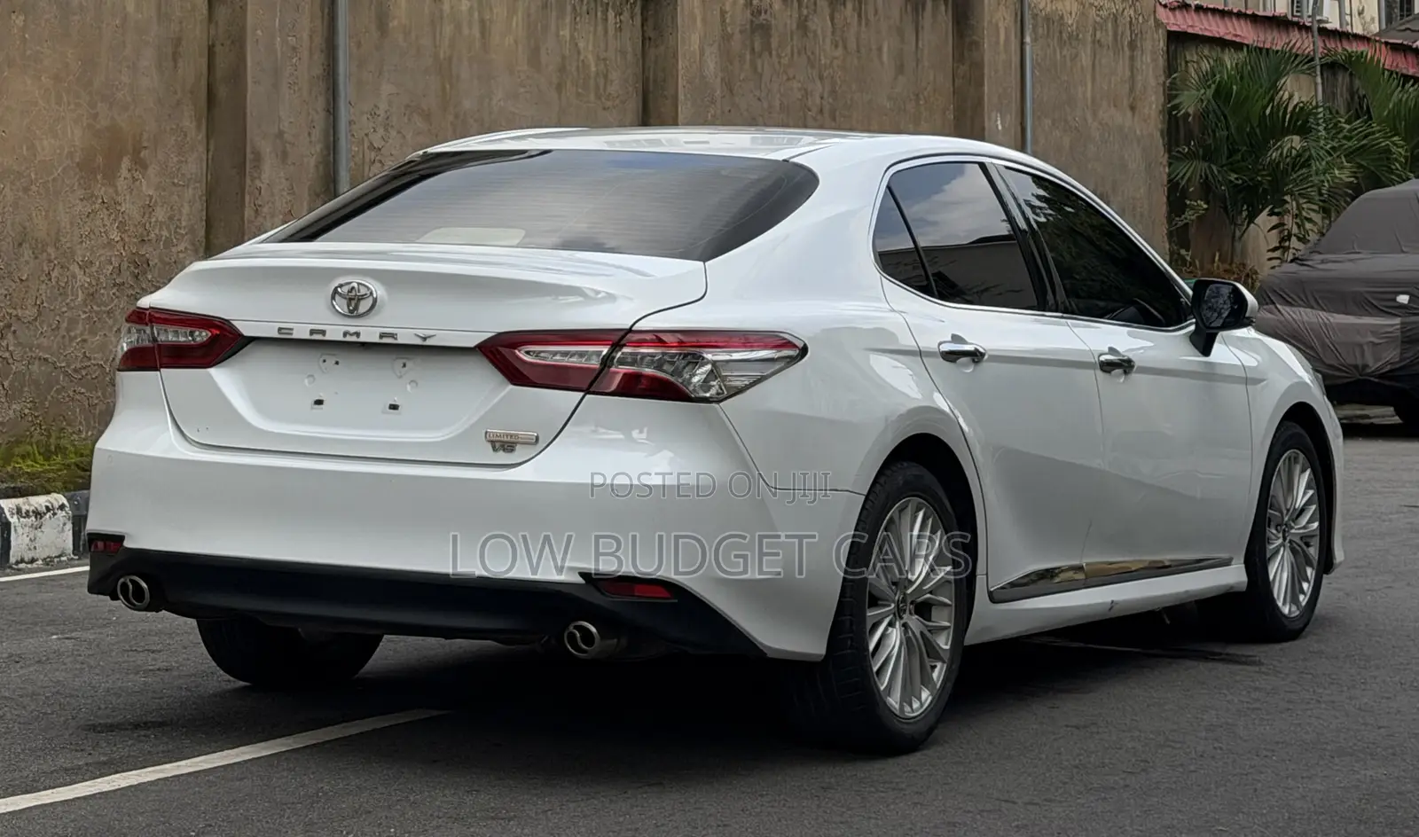 Toyota Camry XLE V6 FWD 2020 White