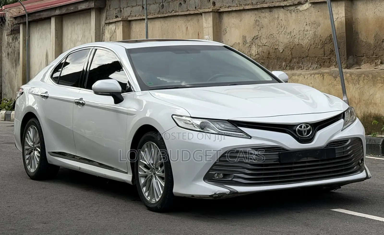 Toyota Camry XLE V6 FWD 2020 White