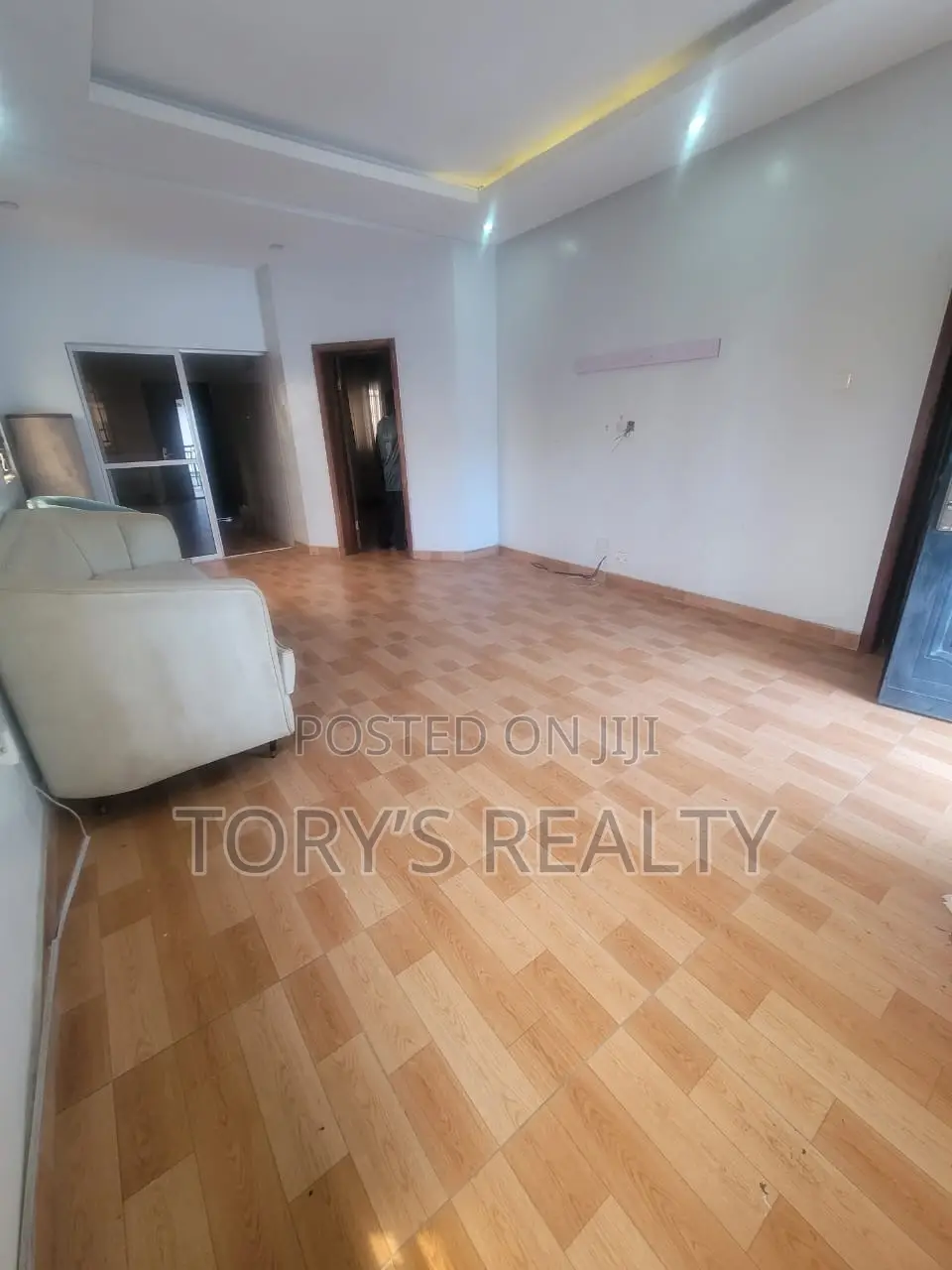 1bdrm Apartment in Lekki Phase 1 for rent