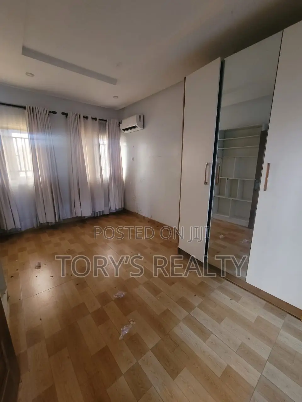 1bdrm Apartment in Lekki Phase 1 for rent