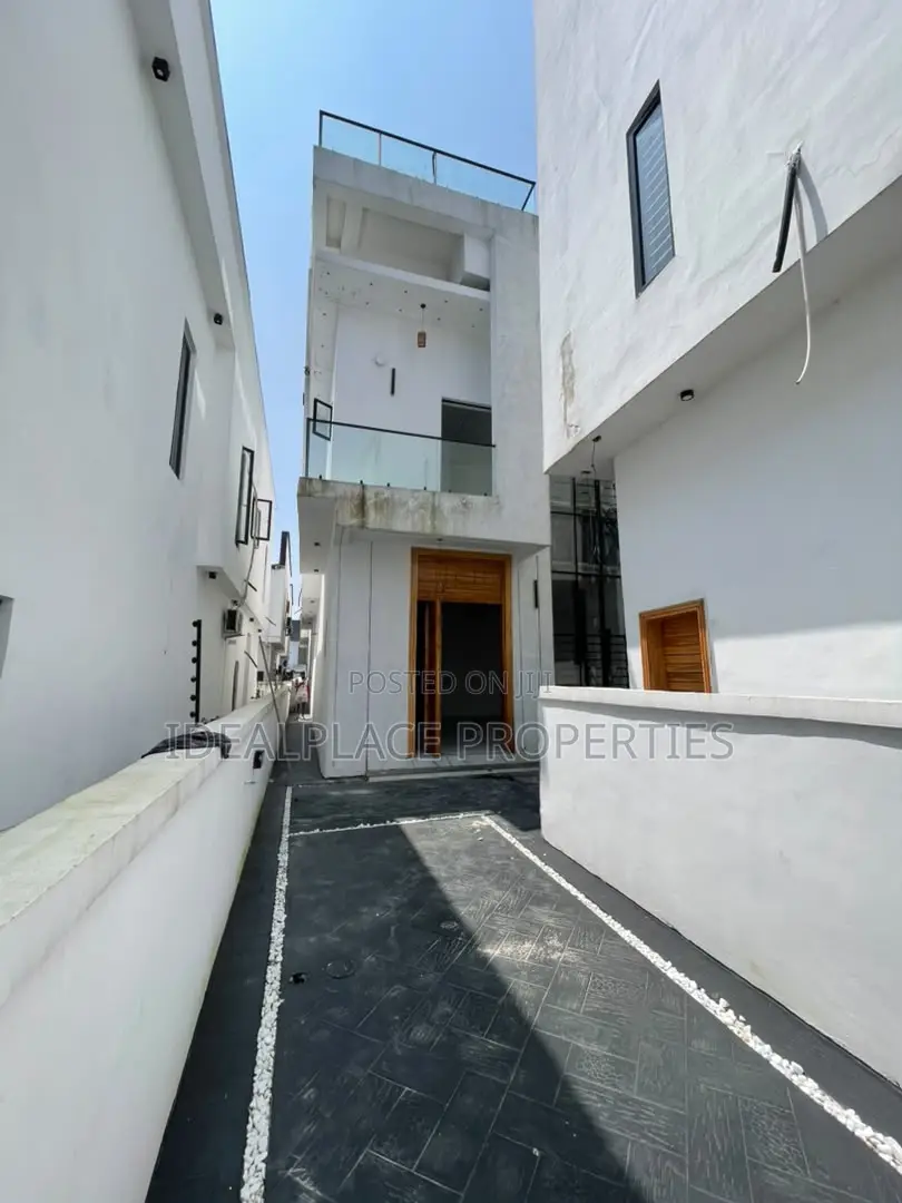 5bdrm Duplex in Lekki Expressway for sale