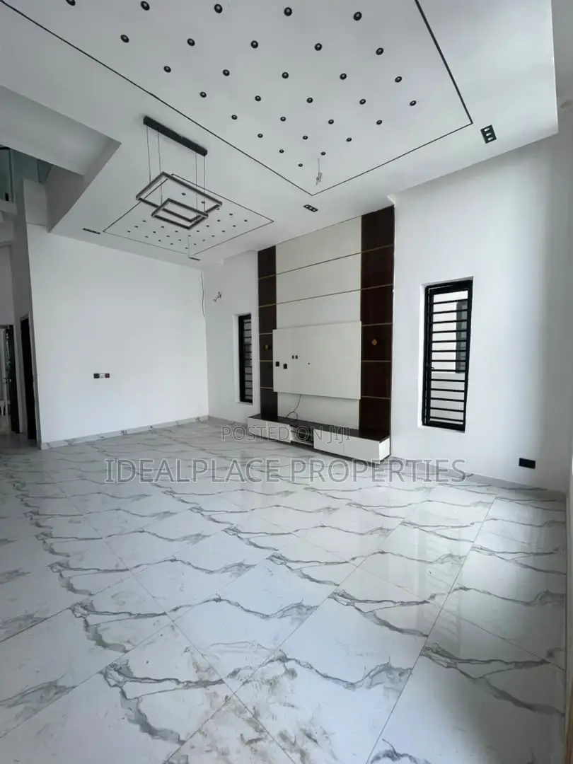 5bdrm Duplex in Lekki Expressway for sale