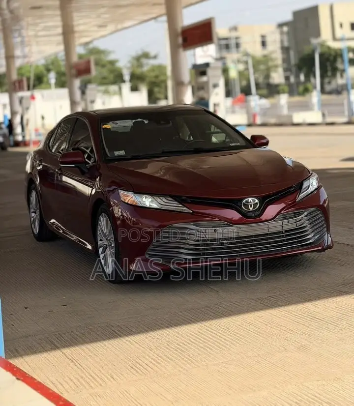 Toyota Camry XLE V6 FWD (3.5L 6cyl 8AM) 2018 Red