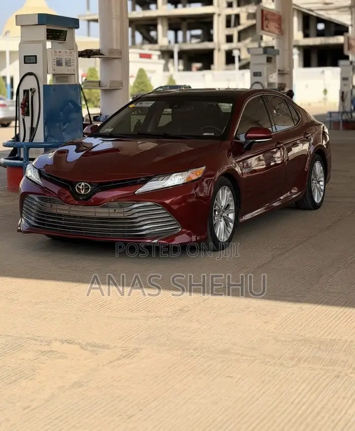 Toyota Camry XLE V6 FWD (3.5L 6cyl 8AM) 2018 Red