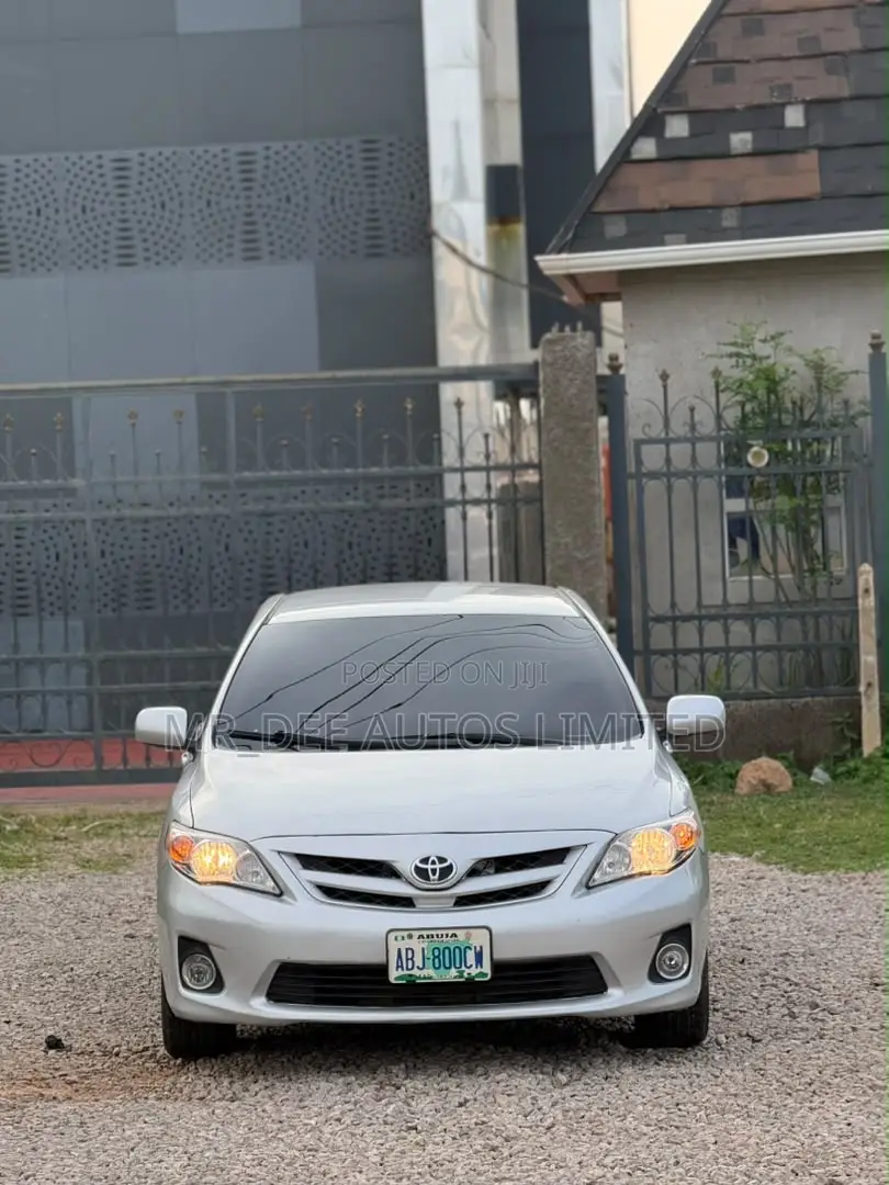 Toyota Corolla 2012 Silver