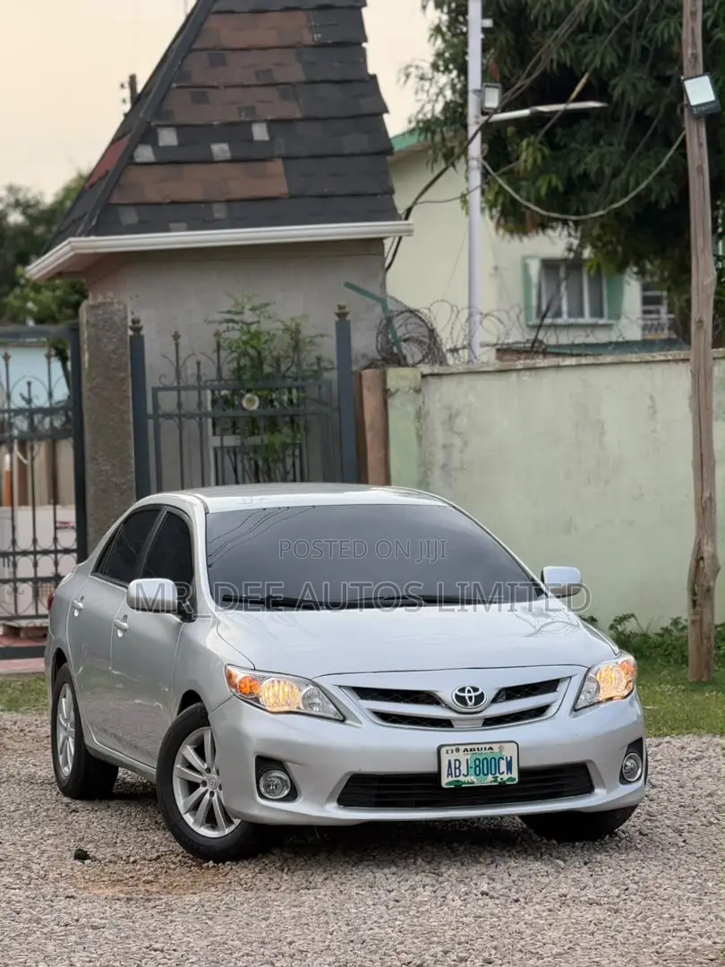 Toyota Corolla 2012 Silver