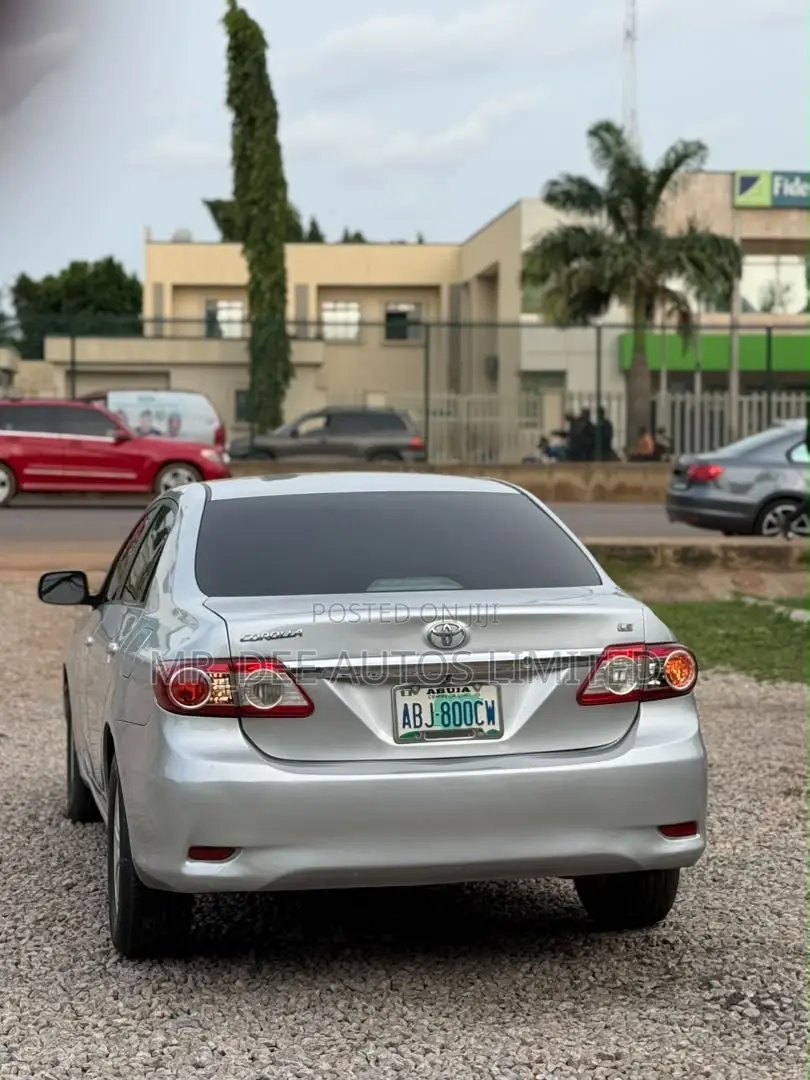 Toyota Corolla 2012 Silver