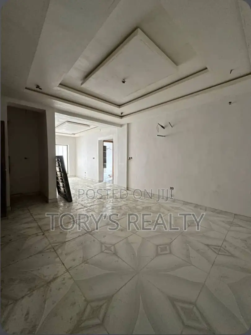 2bdrm Apartment in Lekki Phase 1 for sale