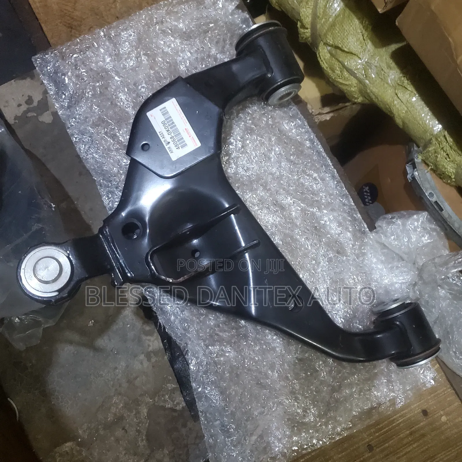 Original Lower Arm for Toyota Hilux and Fortuner
