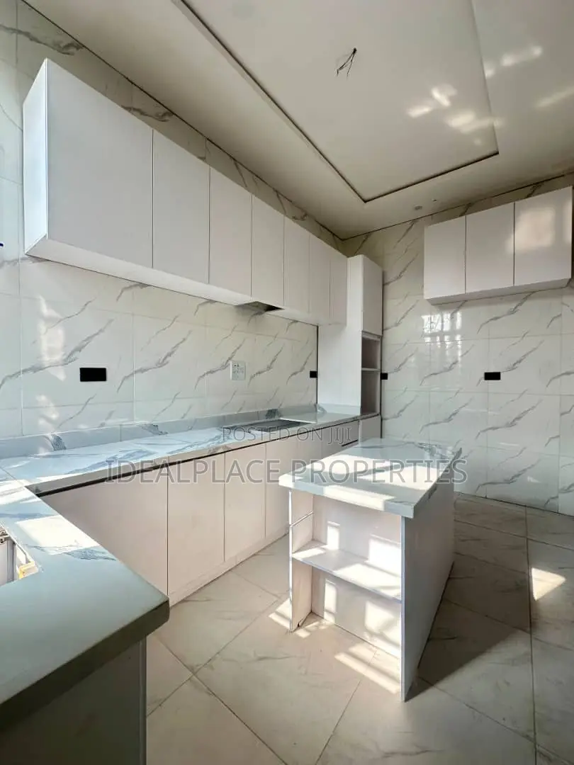 Furnished 3bdrm Duplex in Lekki for sale