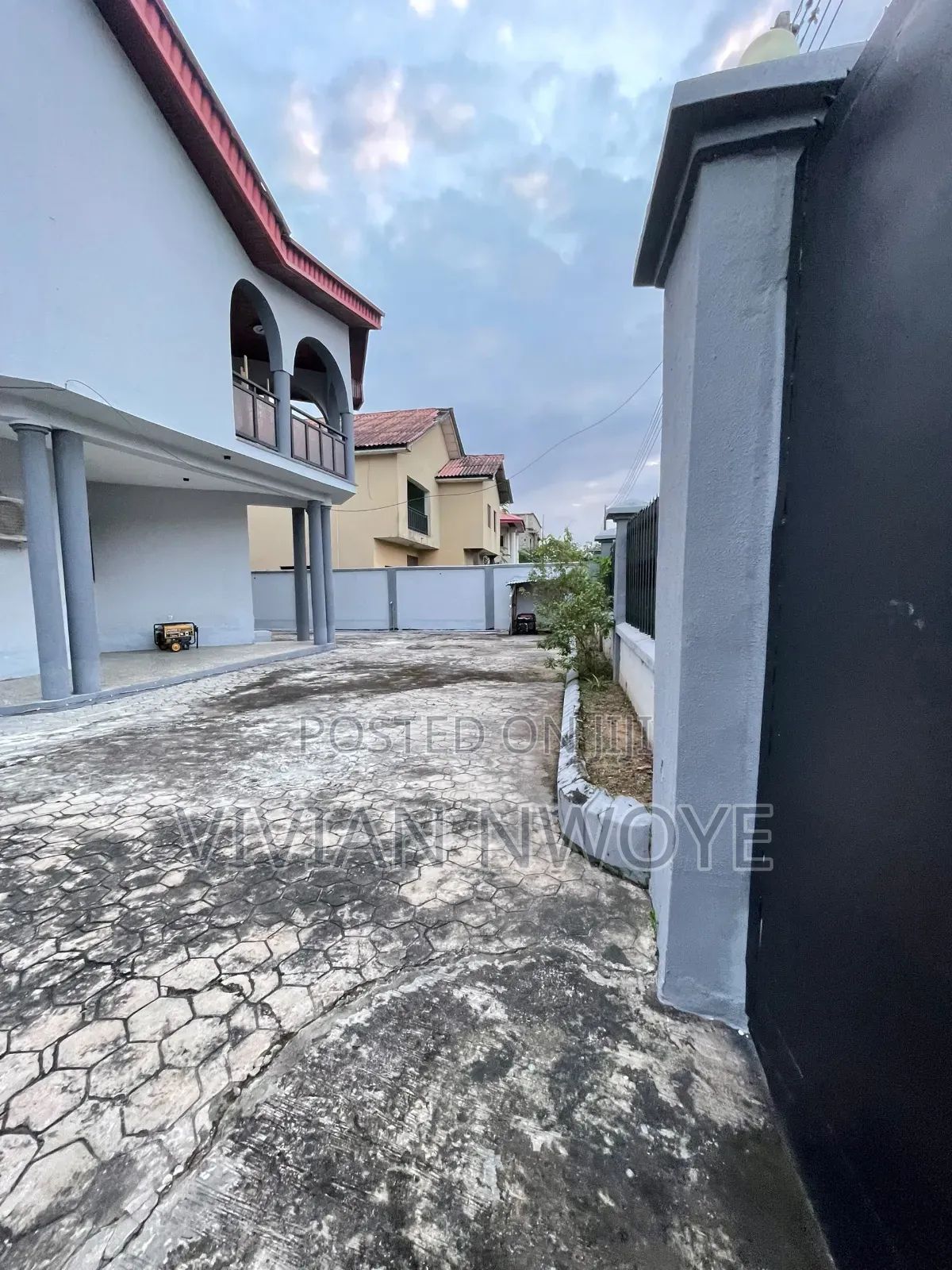 5bdrm Duplex in Crown Estate, Sangotedo for sale