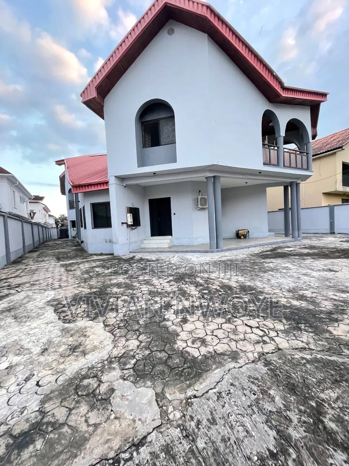 5bdrm Duplex in Crown Estate, Sangotedo for sale