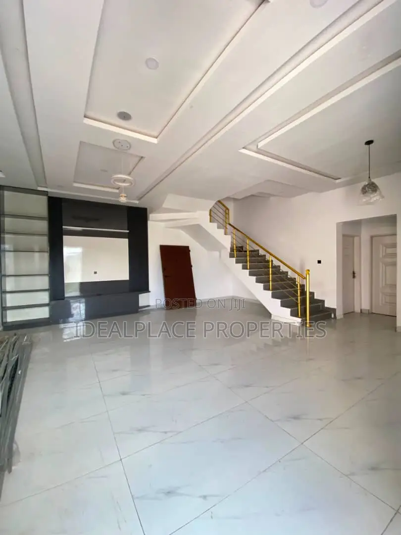 4bdrm Duplex in Lekki for sale