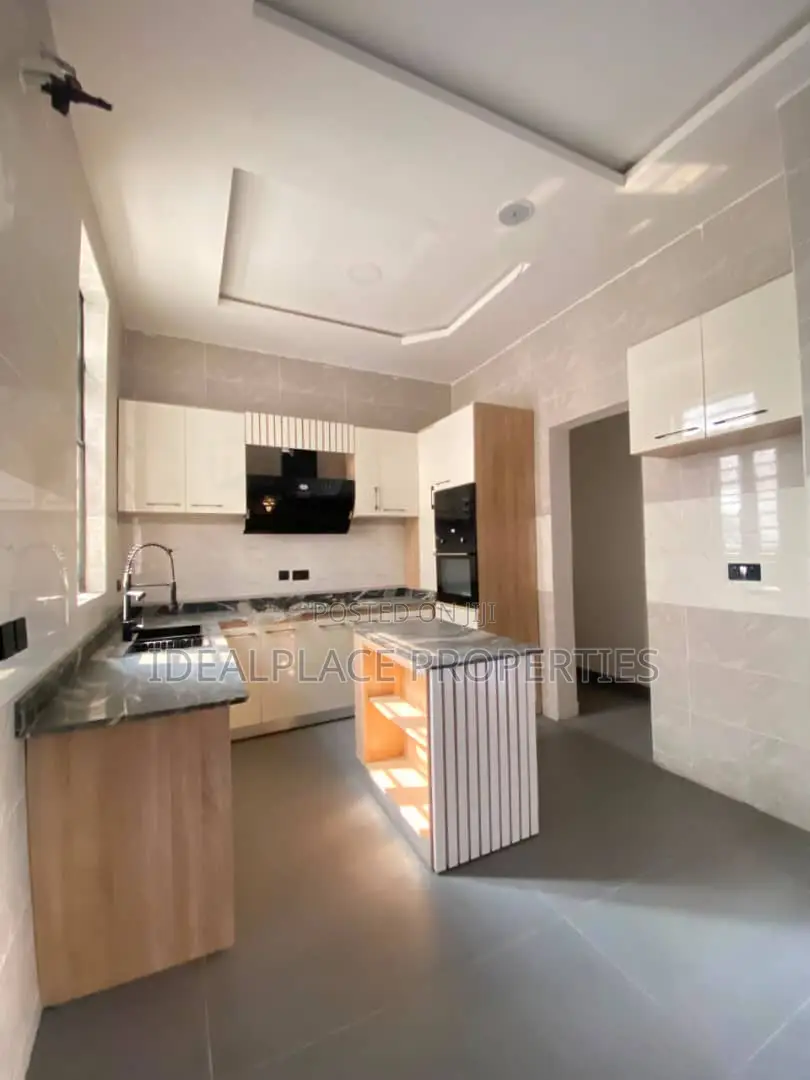 4bdrm Duplex in Lekki for sale