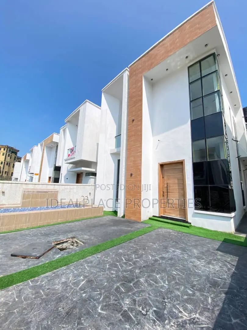 4bdrm Duplex in Chevron for sale