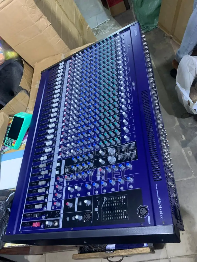 Original Professional 32channels Yamaha Mixer 4group 6auxiliary