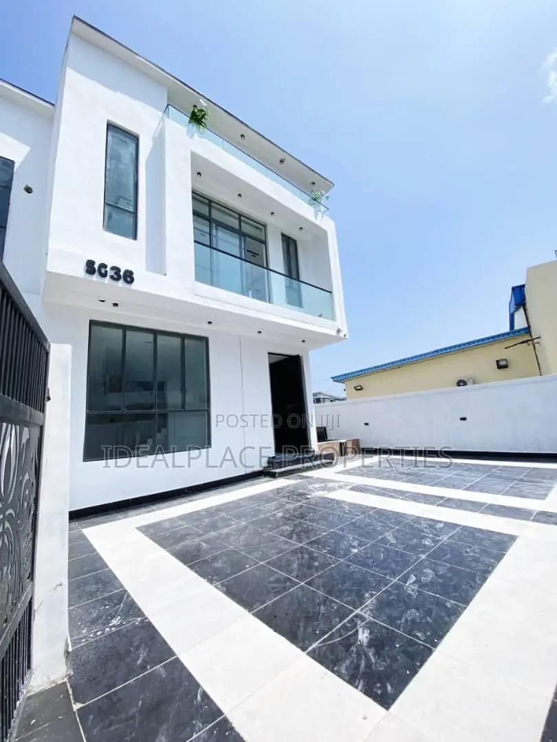 4bdrm Duplex in Chevron for sale