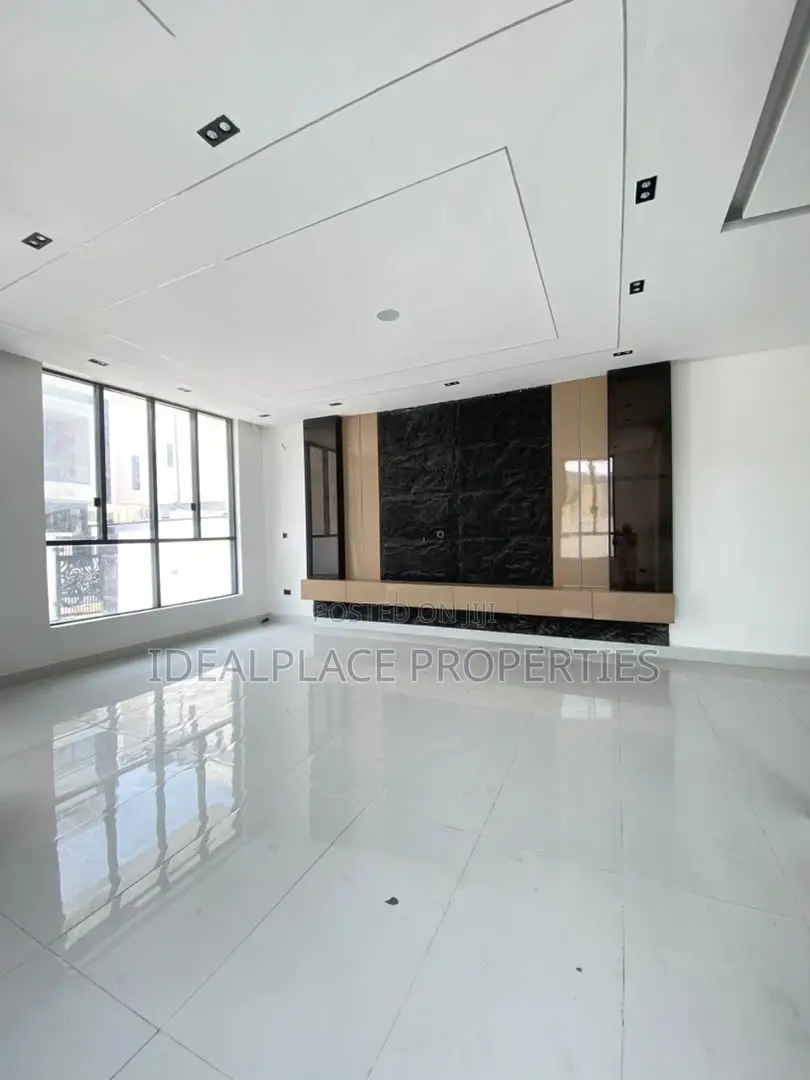 4bdrm Duplex in Chevron for sale
