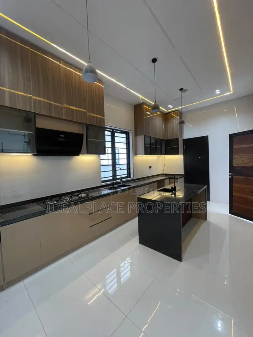 5bdrm Duplex in Ado / Ajah for sale
