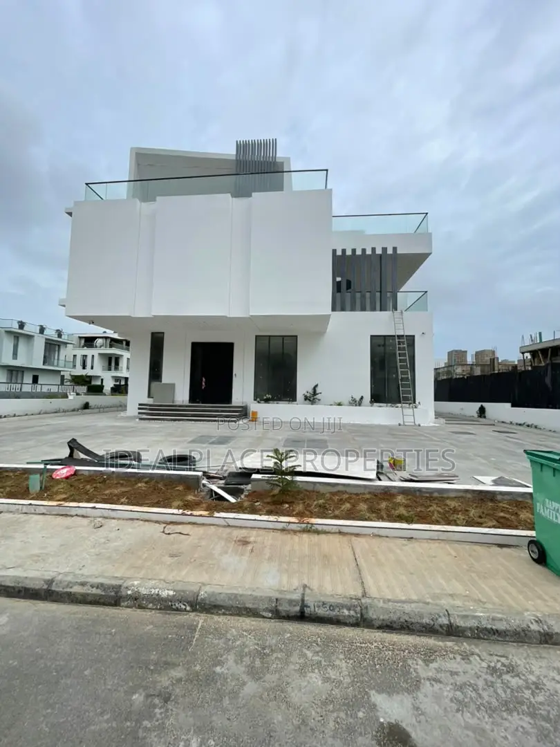 5bdrm Duplex in Cowrie Creek Estate, Ikate for sale