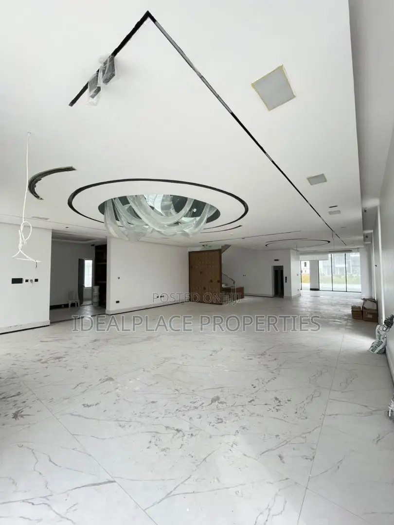 5bdrm Duplex in Cowrie Creek Estate, Ikate for sale