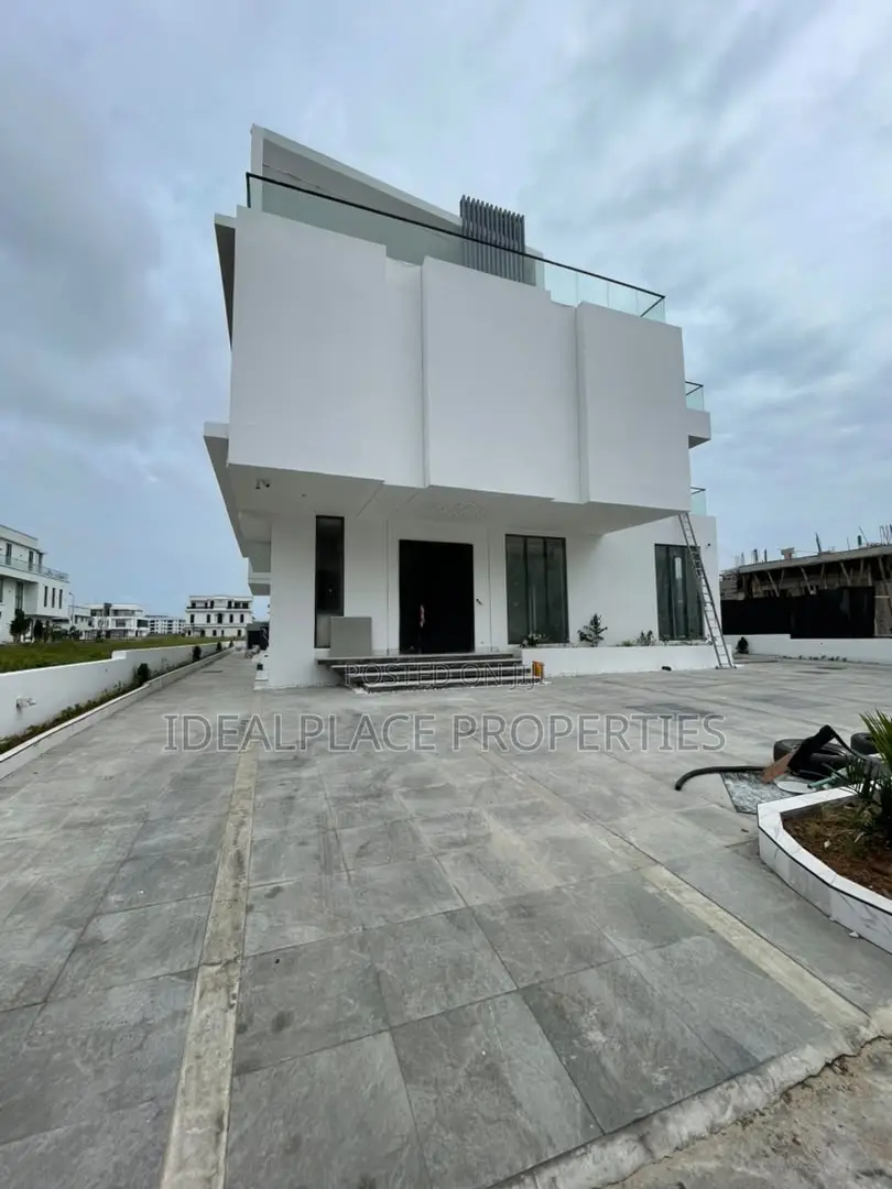 5bdrm Duplex in Cowrie Creek Estate, Ikate for sale