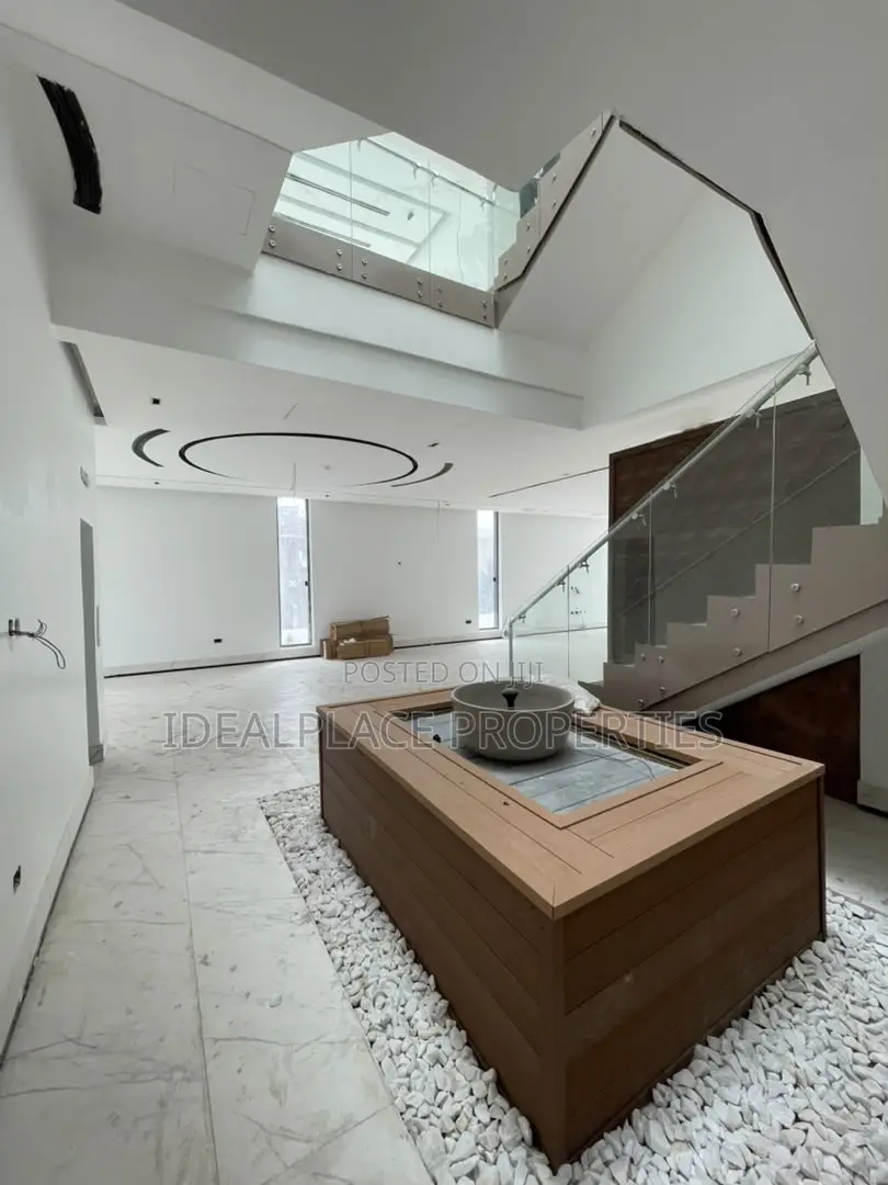 5bdrm Duplex in Cowrie Creek Estate, Ikate for sale
