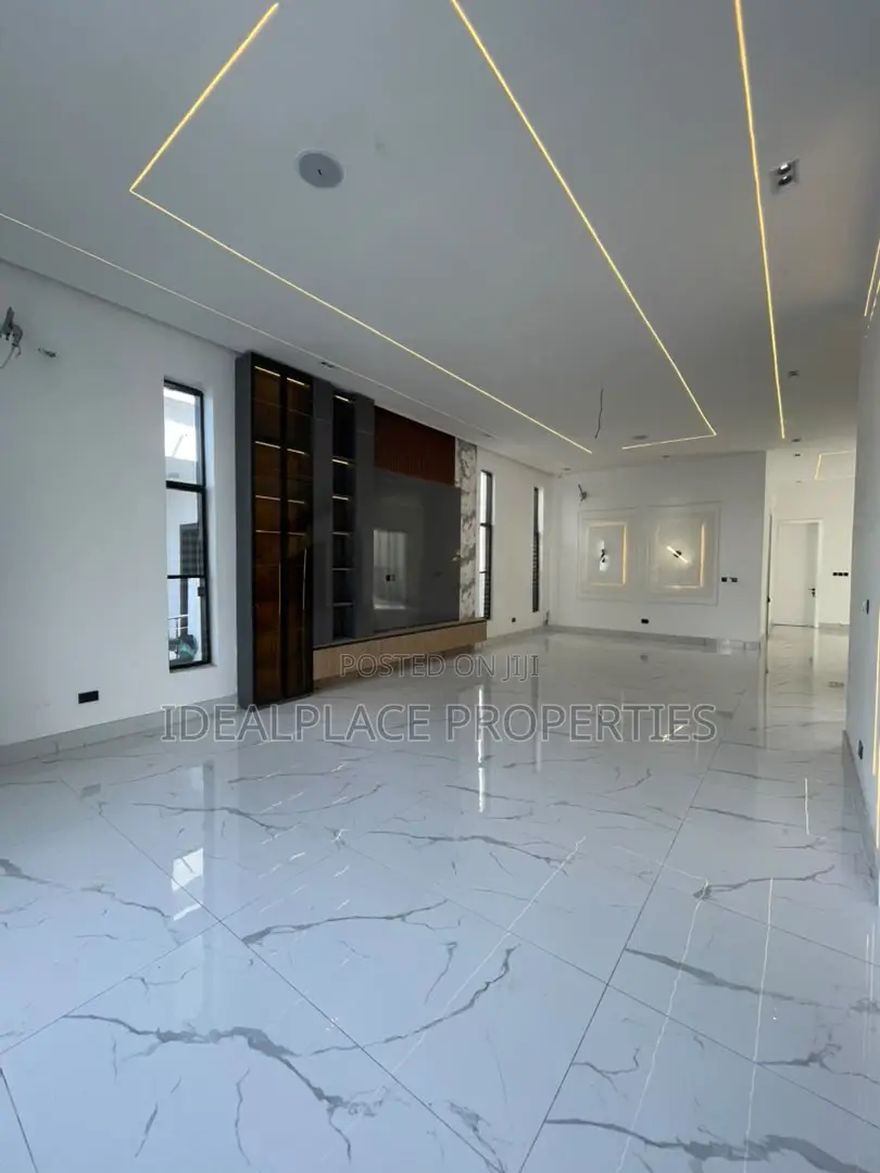 5bdrm Duplex in Megamound Estate, Ikota for sale