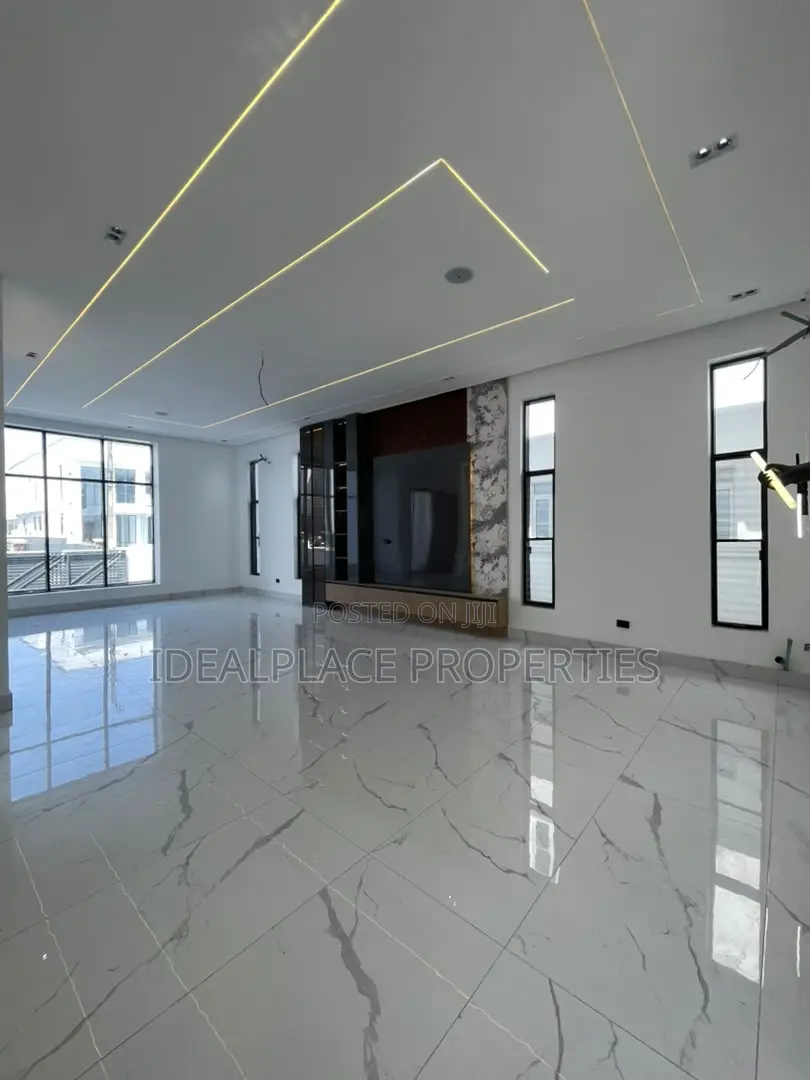 5bdrm Duplex in Megamound Estate, Ikota for sale