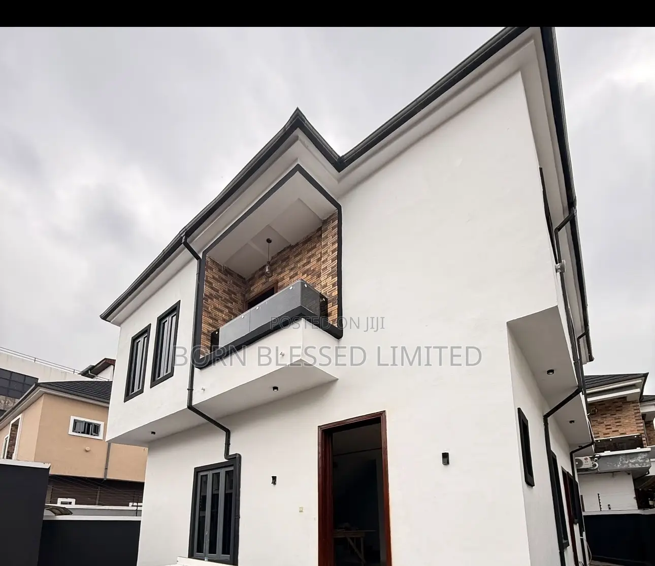 4bdrm Duplex in Agungi for sale