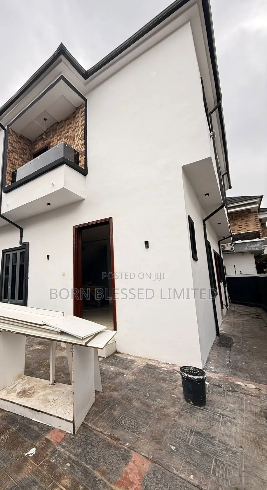 4bdrm Duplex in Agungi for sale