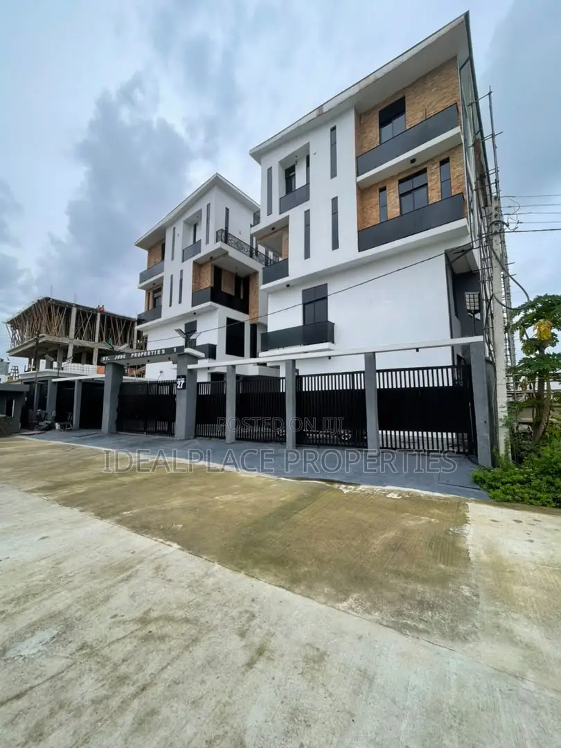 4bdrm Duplex in Chevron for sale