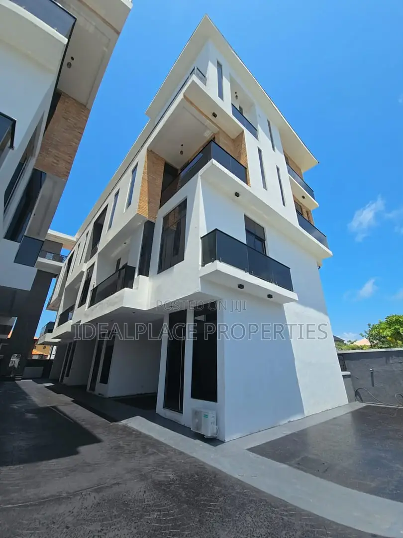 4bdrm Duplex in Chevron for sale