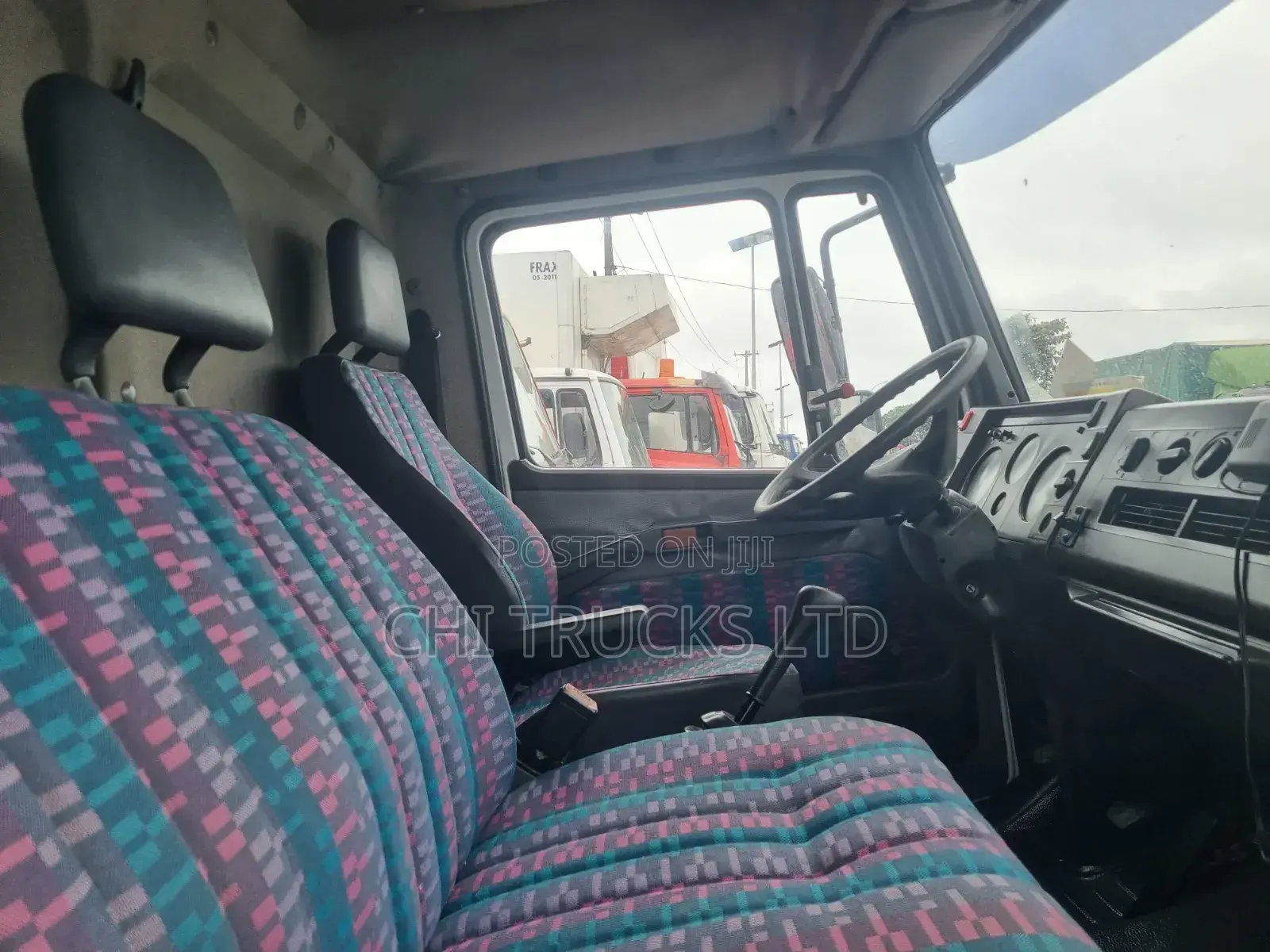 Mercedes Benz Space Cargo Trapolin Truck 2010 White