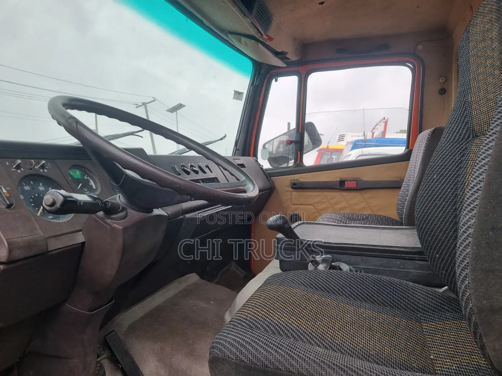 Mercedes Benz 814 Cargo Truck [Short Flame]