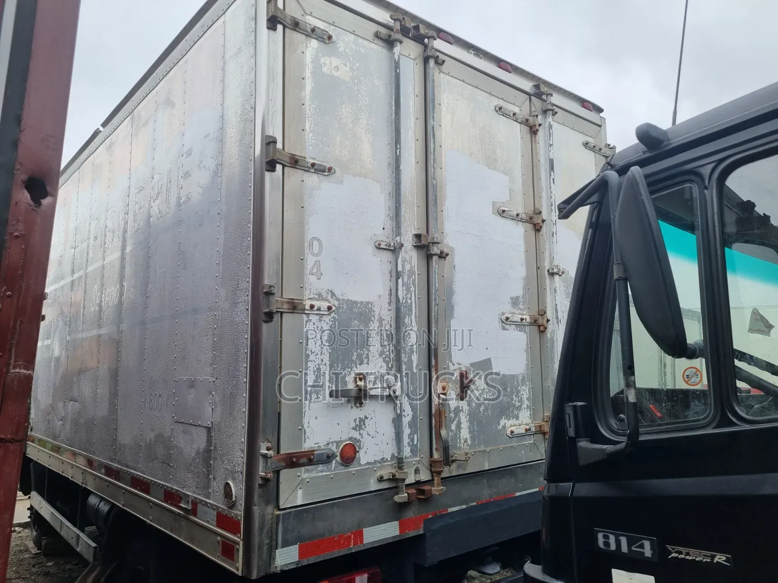 Mercedes Benz 814 Cargo Truck [Short Flame]