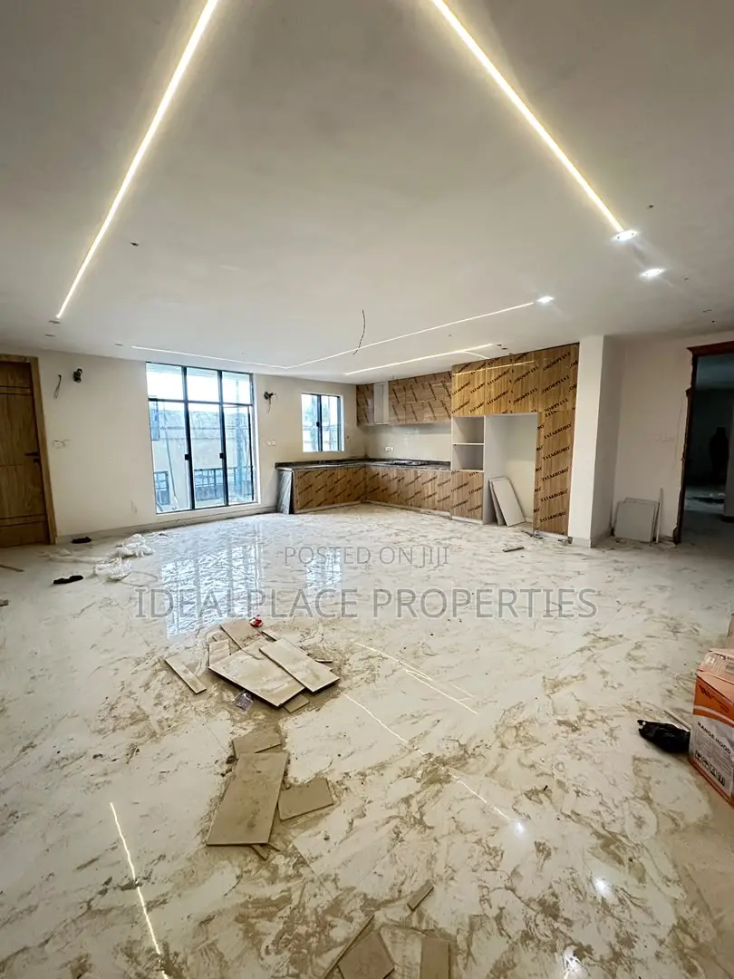 2bdrm Apartment in Saka Tinubu for sale