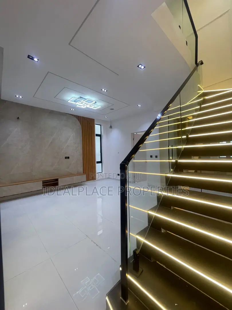 4bdrm Duplex in Ikota for sale