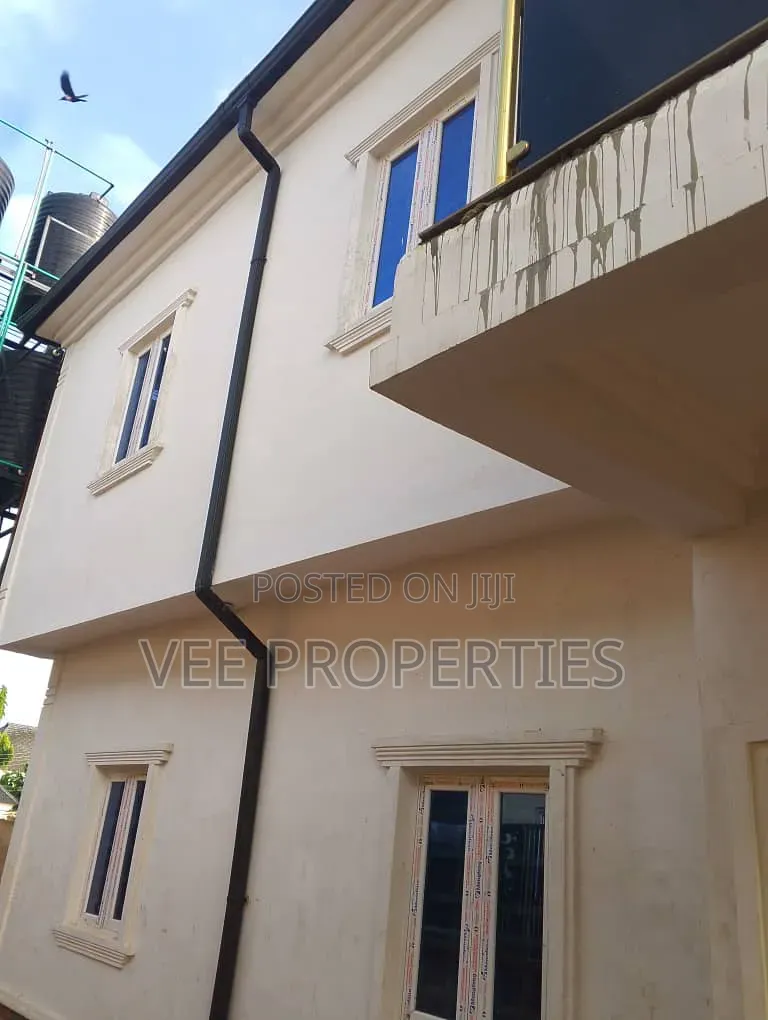 2bdrm Block of Flats in Benin City for rent